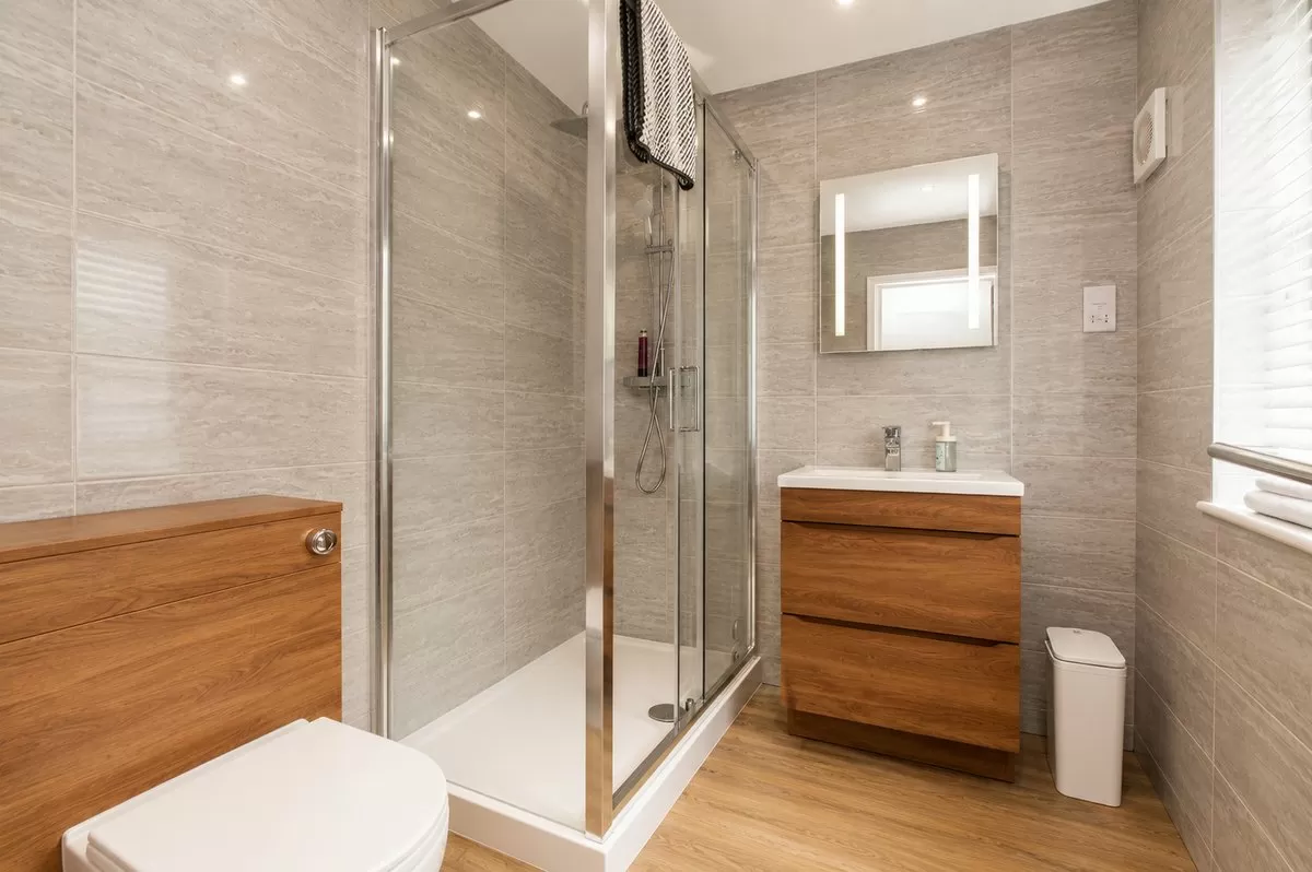 Additional en-suite bathroom
